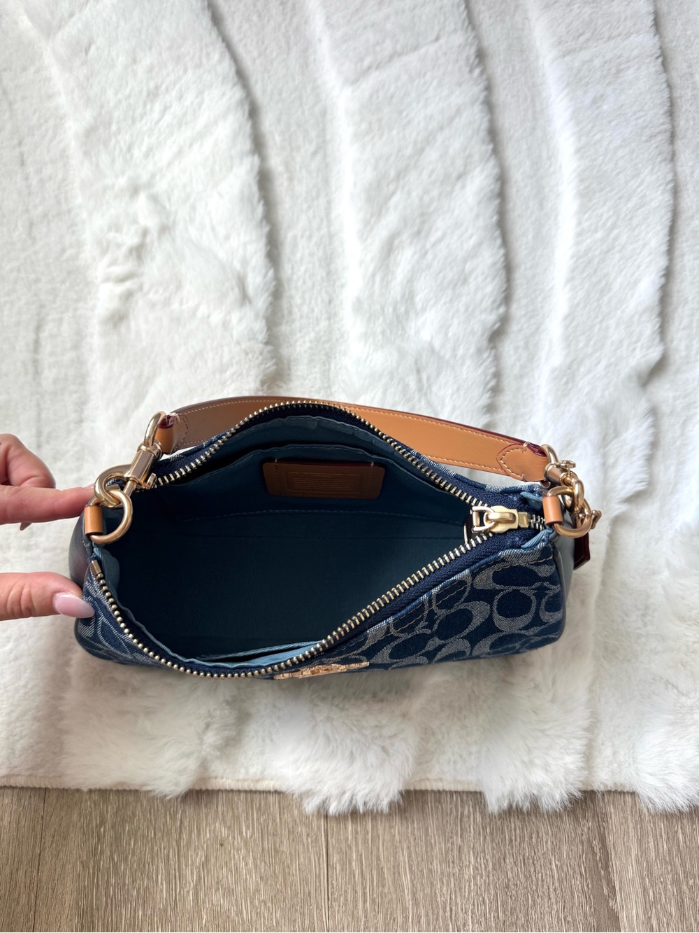 Coach Teri Shoulder Bag in Signature Denim - Picture 7 of 9